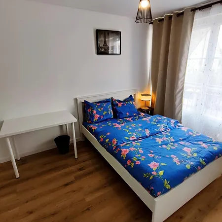 Guest house G-logement-francilien Parc Des Expositions Villepinte, Bourget, Asterix , Paris